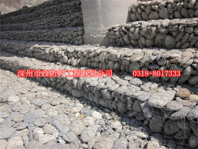 格賓網(wǎng)應(yīng)用橋梁、橋墩及橋梁扶垛斜面上有效防止被沖涮